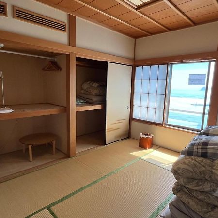 Atami Onsen Guest House Megumi Экстерьер фото